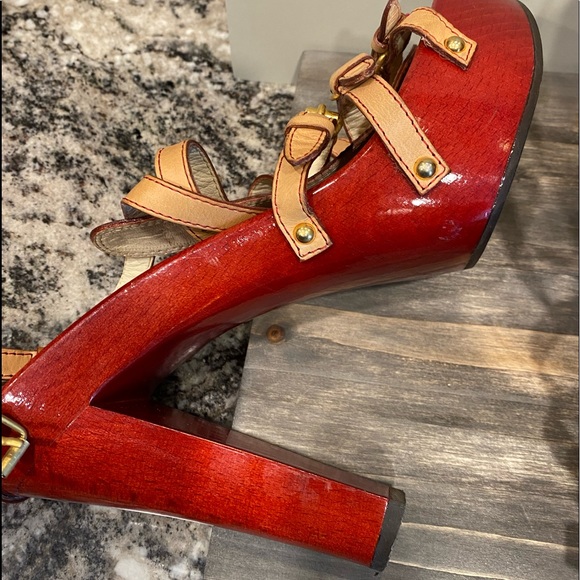 Giuseppe Zanotti, size 42. Easy to walk in. Some scratches see picture. No box - Picture 5 of 13